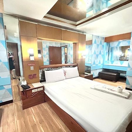 Oyo 971 Liza Lodge Pasay Exterior photo