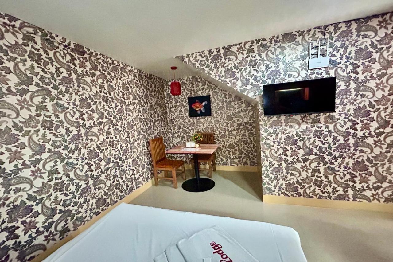 Oyo 971 Liza Lodge Pasay Exterior photo