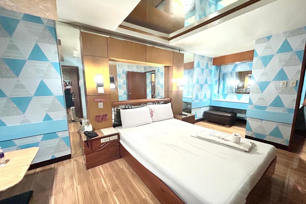 Oyo 971 Liza Lodge Pasay Exterior photo